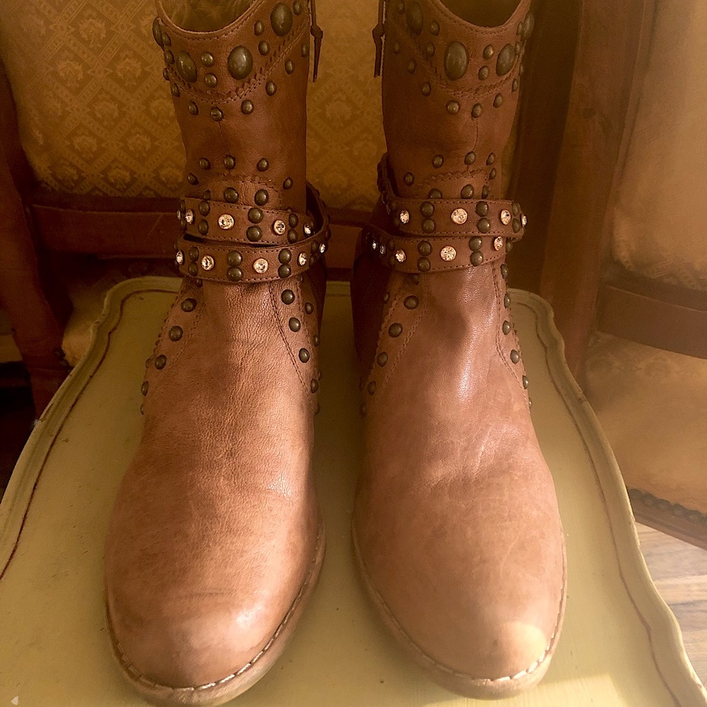 Stuart Weitzman Western Bootie Sz 11